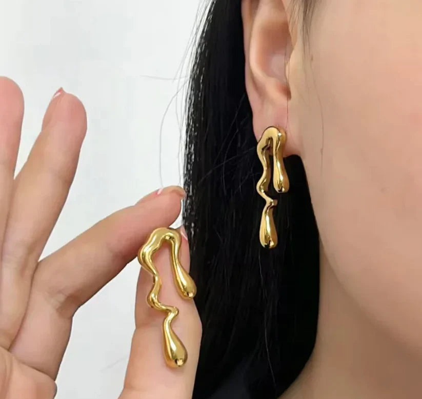 Bold Waterdrop Statement Earring-2